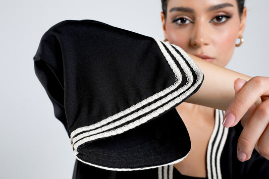 Contrast Abaya